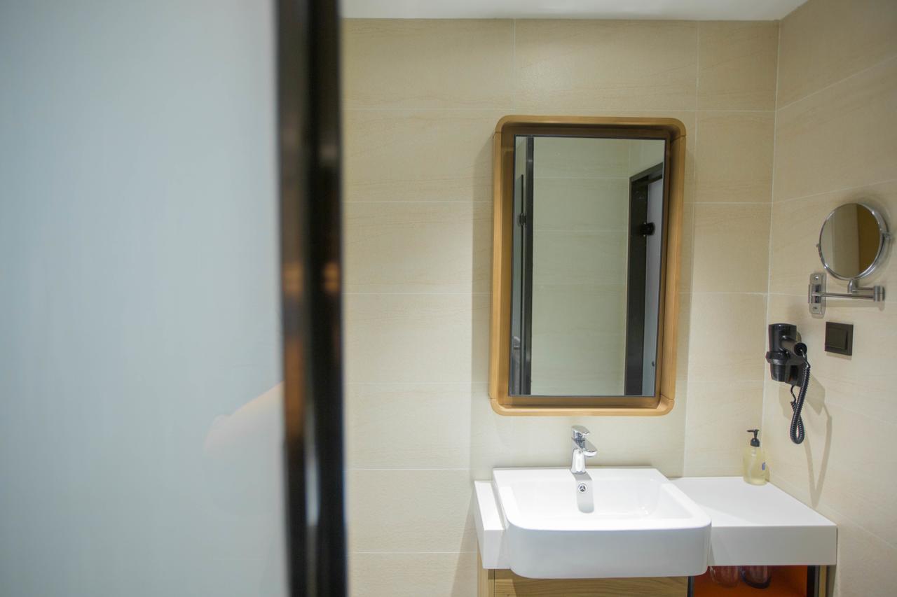 Hanting Premium Hotel Shanghai Plaza 66 Exteriör bild